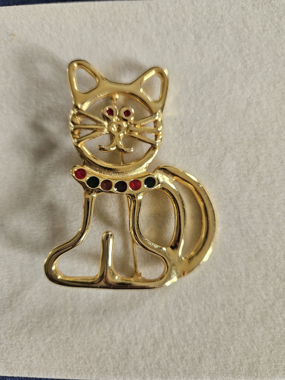 Vintage Style Large Gold Tone Cat Brooch Pin with Colorful Collar